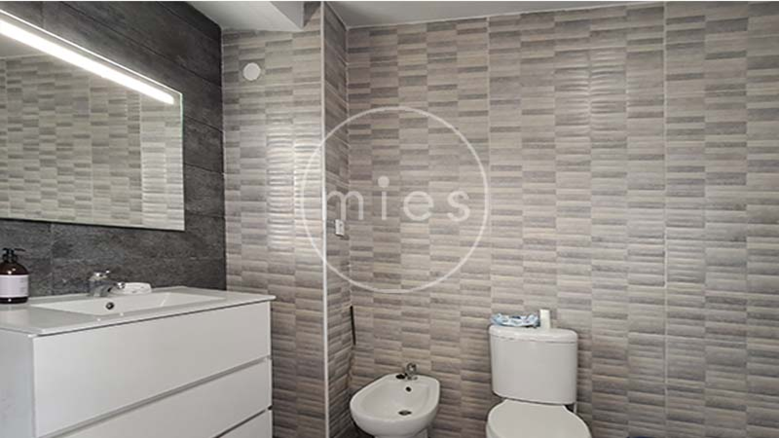 MIES Inmobiliaria, inmobiliaria líder en Torrent, venta de casas en Torrent, planta baja casa de pueblo Torrent, casa con patio y terraza Torrent, comprar vivienda en La Ermita Torrent, agencia inmobiliaria en Torrent, casas tradicionales Torrent, hogares con encanto en Valencia
