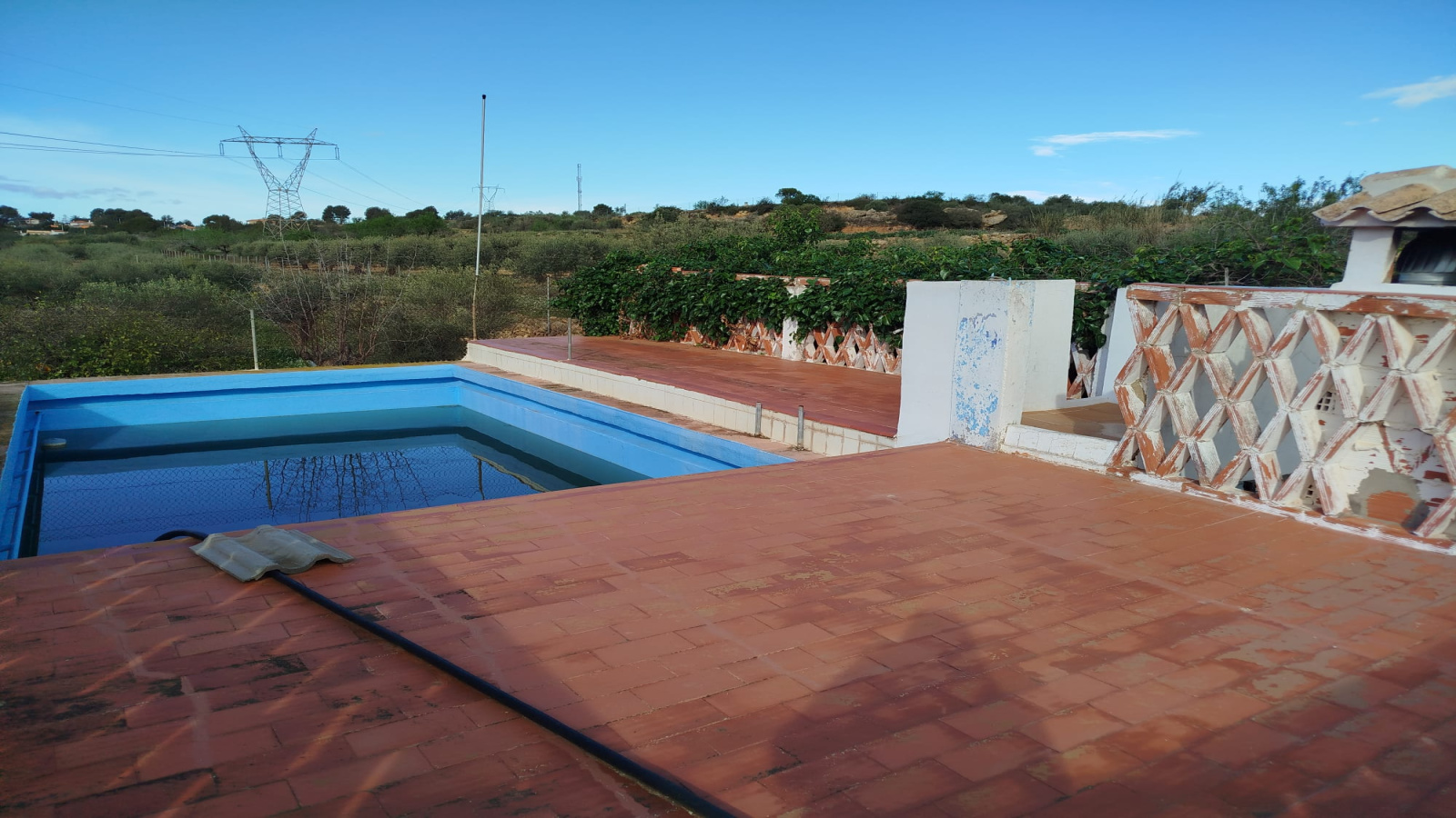 chalet en Torrent, venta chalet Torrent, villa con piscina Torrent, chalet con garaje Torrent, casa con parcela grande Torrent, chalet en Partida Casa Blanca, chalet con piscina Valencia, MIES Inmobiliaria, propiedad en Torrent, casa en Montserrat