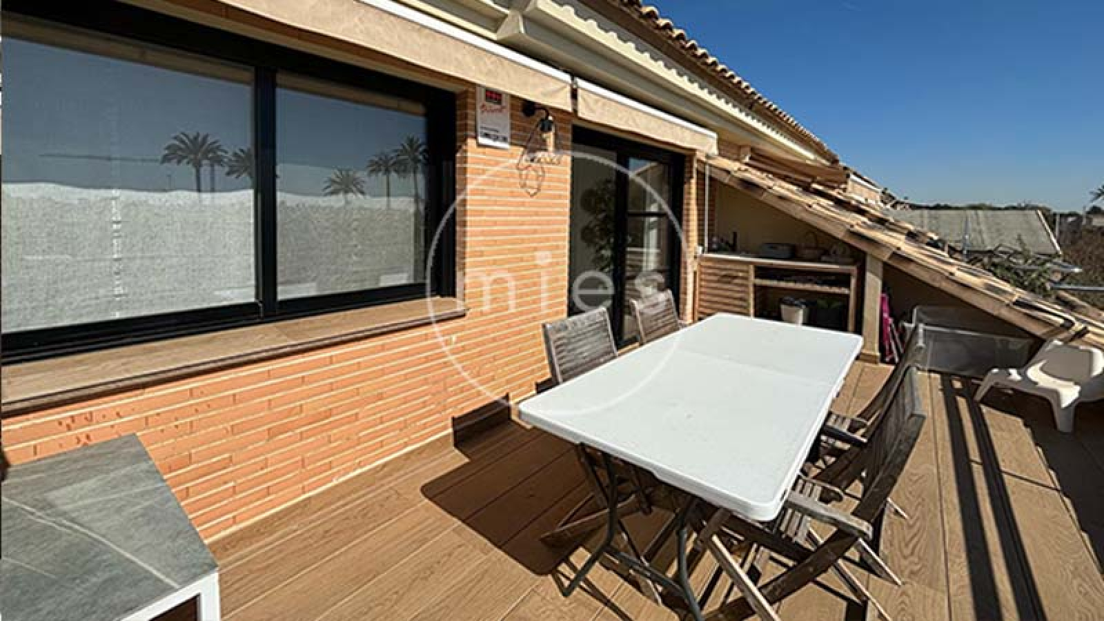 Minimalismo clásico, ático dúplex en Picanya, ático en Valencia, vivienda exclusiva Picanya, diseño minimalista, casa reformada Picanya, hogar luminoso Picanya, inmobiliaria en Picanya, vivienda cerca de Valencia, atico con terrazas, Mies Gestión Inmobiliaria  