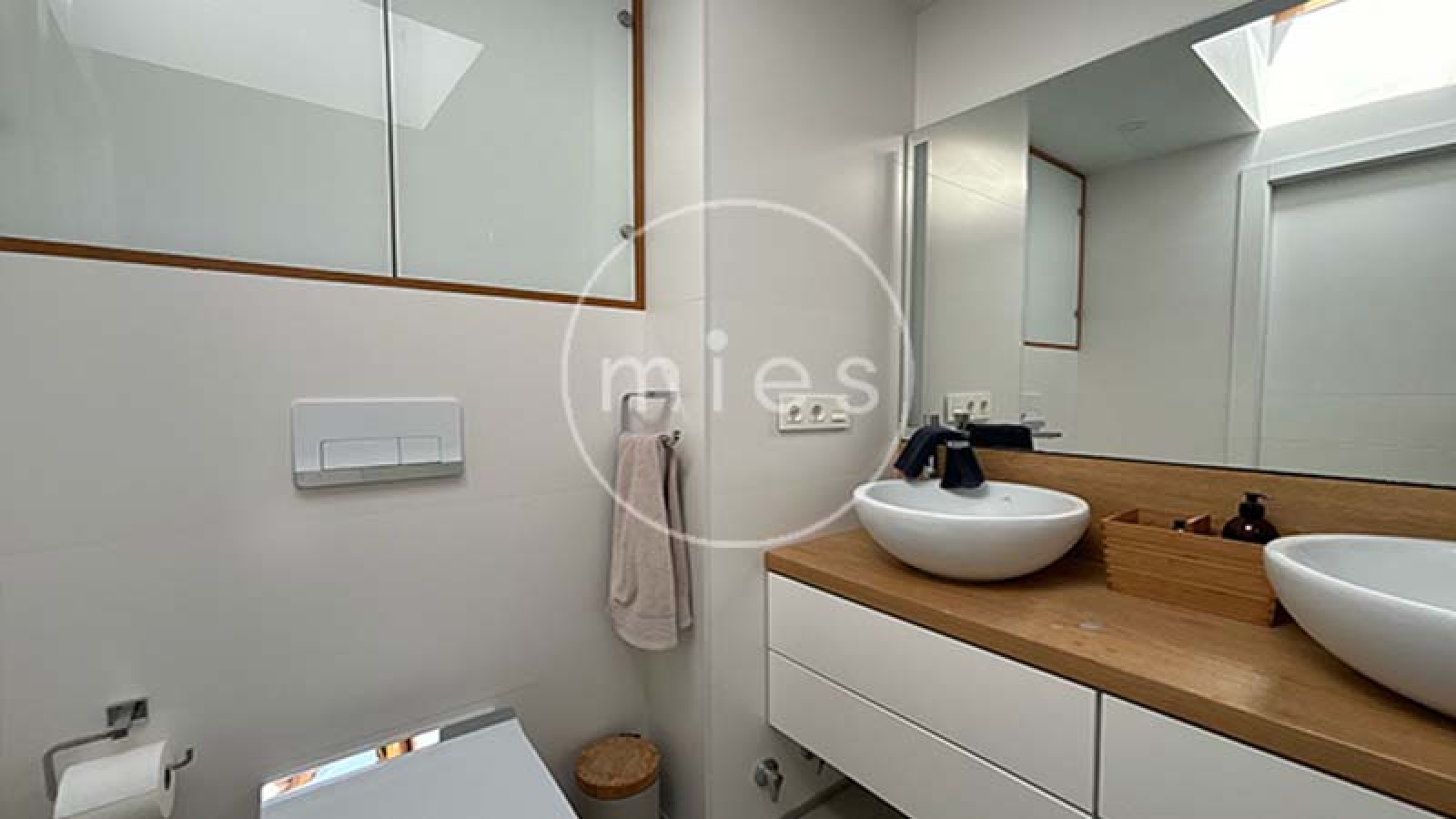 Minimalismo clásico, ático dúplex en Picanya, ático en Valencia, vivienda exclusiva Picanya, diseño minimalista, casa reformada Picanya, hogar luminoso Picanya, inmobiliaria en Picanya, vivienda cerca de Valencia, atico con terrazas, Mies Gestión Inmobiliaria  