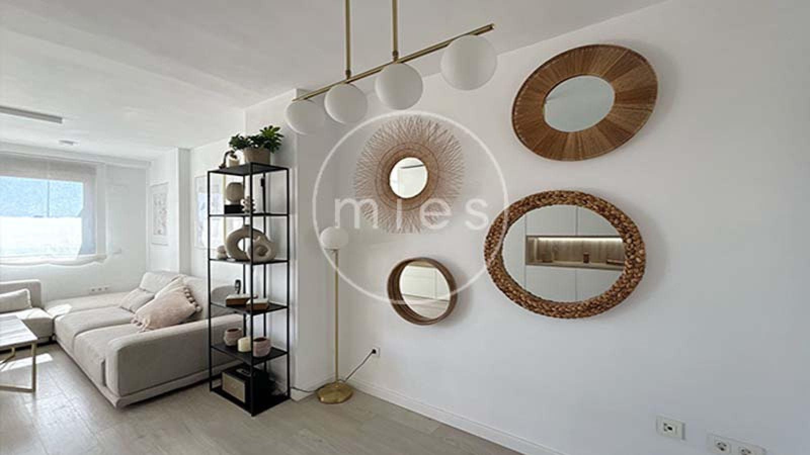 Minimalismo clásico, ático dúplex en Picanya, ático en Valencia, vivienda exclusiva Picanya, diseño minimalista, casa reformada Picanya, hogar luminoso Picanya, inmobiliaria en Picanya, vivienda cerca de Valencia, atico con terrazas, Mies Gestión Inmobiliaria  