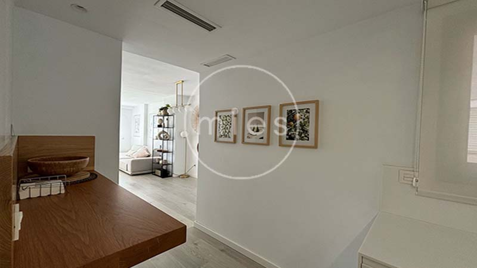 Minimalismo clásico, ático dúplex en Picanya, ático en Valencia, vivienda exclusiva Picanya, diseño minimalista, casa reformada Picanya, hogar luminoso Picanya, inmobiliaria en Picanya, vivienda cerca de Valencia, atico con terrazas, Mies Gestión Inmobiliaria  