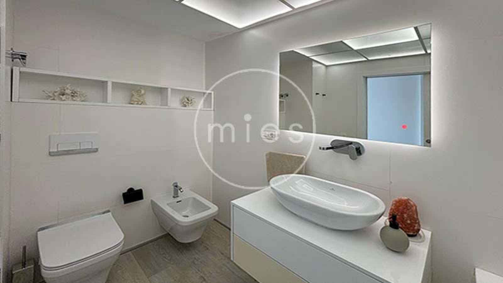 Minimalismo clásico, ático dúplex en Picanya, ático en Valencia, vivienda exclusiva Picanya, diseño minimalista, casa reformada Picanya, hogar luminoso Picanya, inmobiliaria en Picanya, vivienda cerca de Valencia, atico con terrazas, Mies Gestión Inmobiliaria  