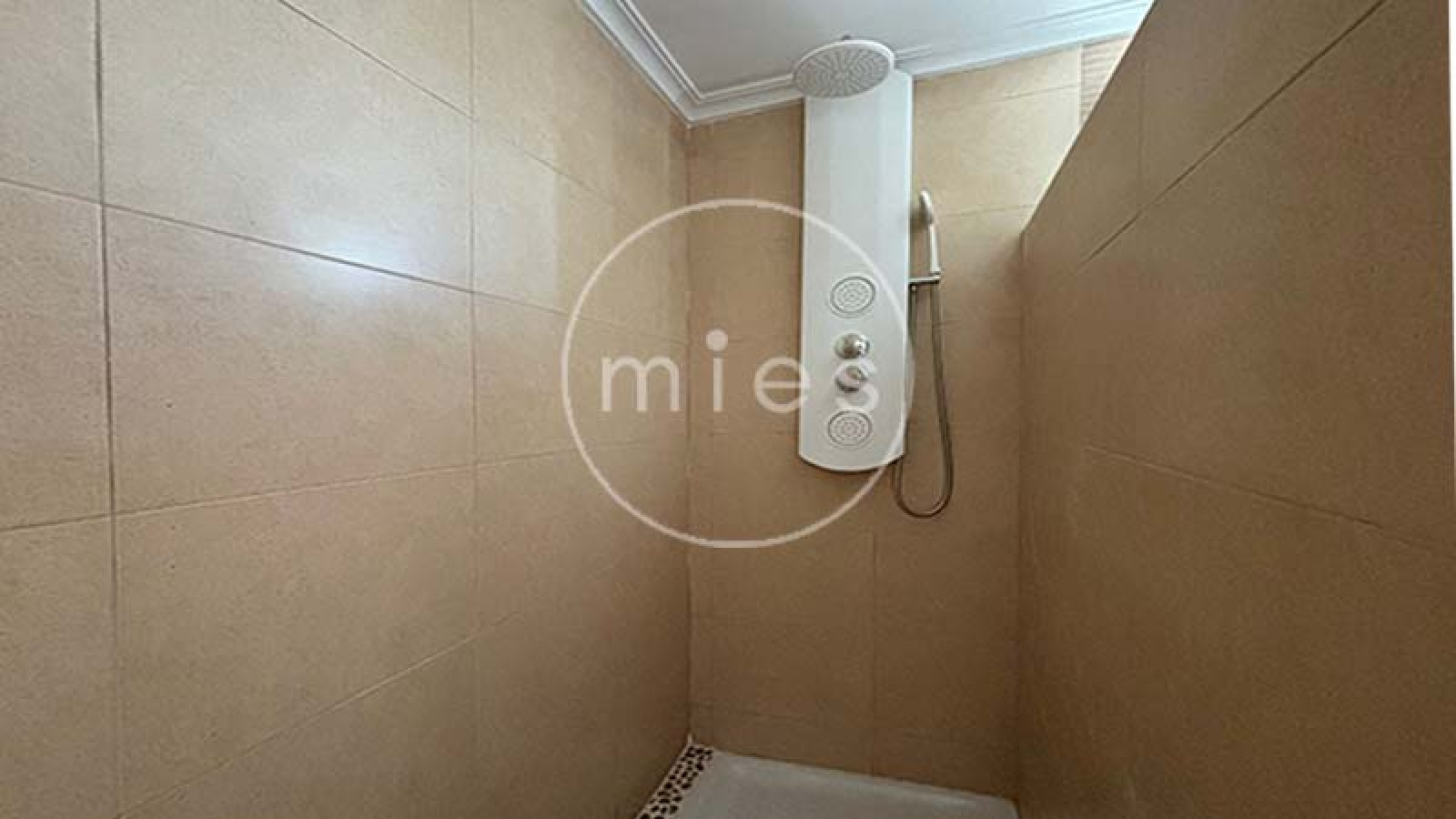 chalet en venta Altury, chalet nuevo Valencia, obra nueva con piscina, comprar chalet en urbanización Altury, chalet independiente Valencia, casa con parcela y piscina, chalets en venta Valencia, inversión inmobiliaria Altury, vivienda nueva Valencia