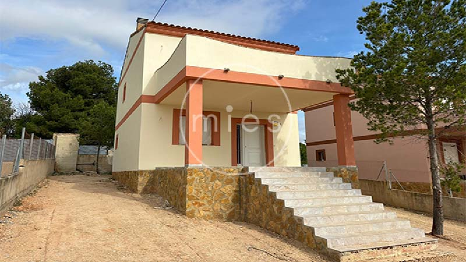 chalet en venta Altury, chalet nuevo Valencia, obra nueva con piscina, comprar chalet en urbanización Altury, chalet independiente Valencia, casa con parcela y piscina, chalets en venta Valencia, inversión inmobiliaria Altury, vivienda nueva Valencia