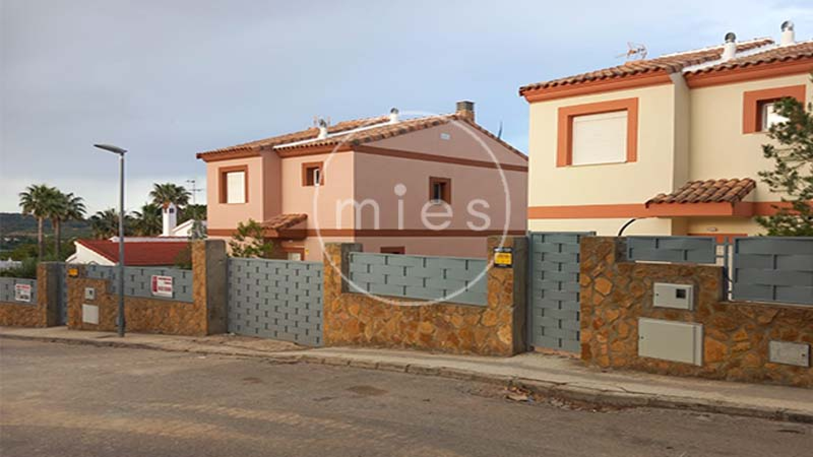 chalet nuevo urbano con piscina valencia mies inmobiliaria