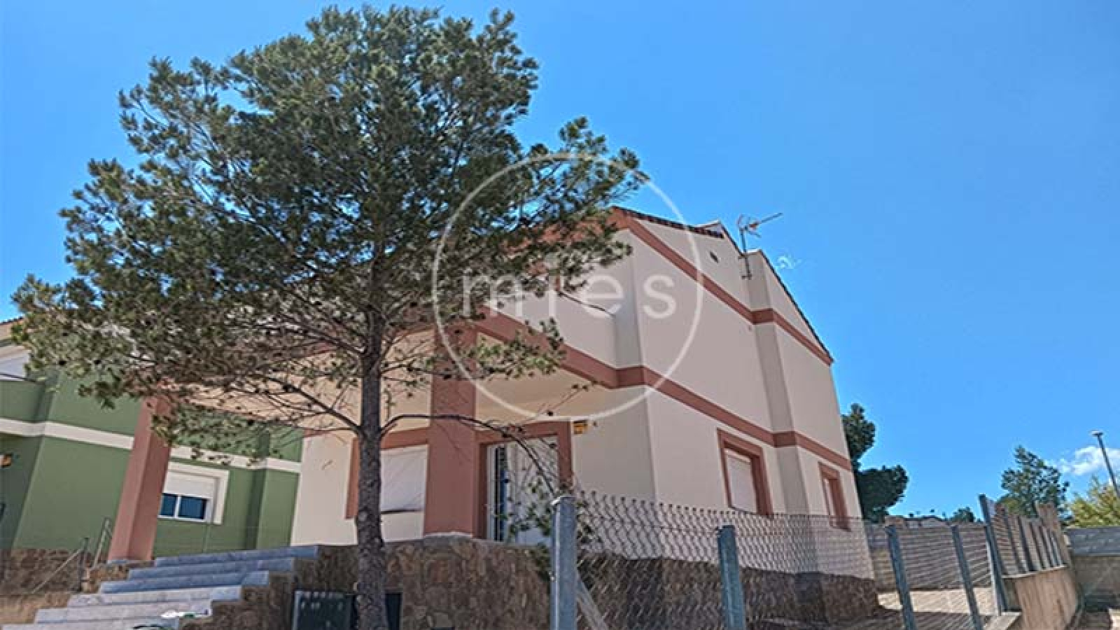 chalet nuevo urbano con piscina valencia mies inmobiliaria