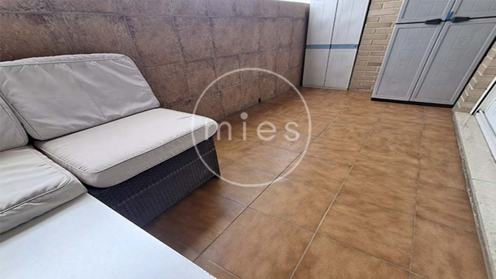 mies inmobiliaria vende piso en torrent