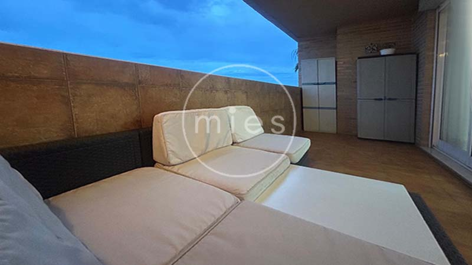 mies inmobiliaria vende piso en torrent