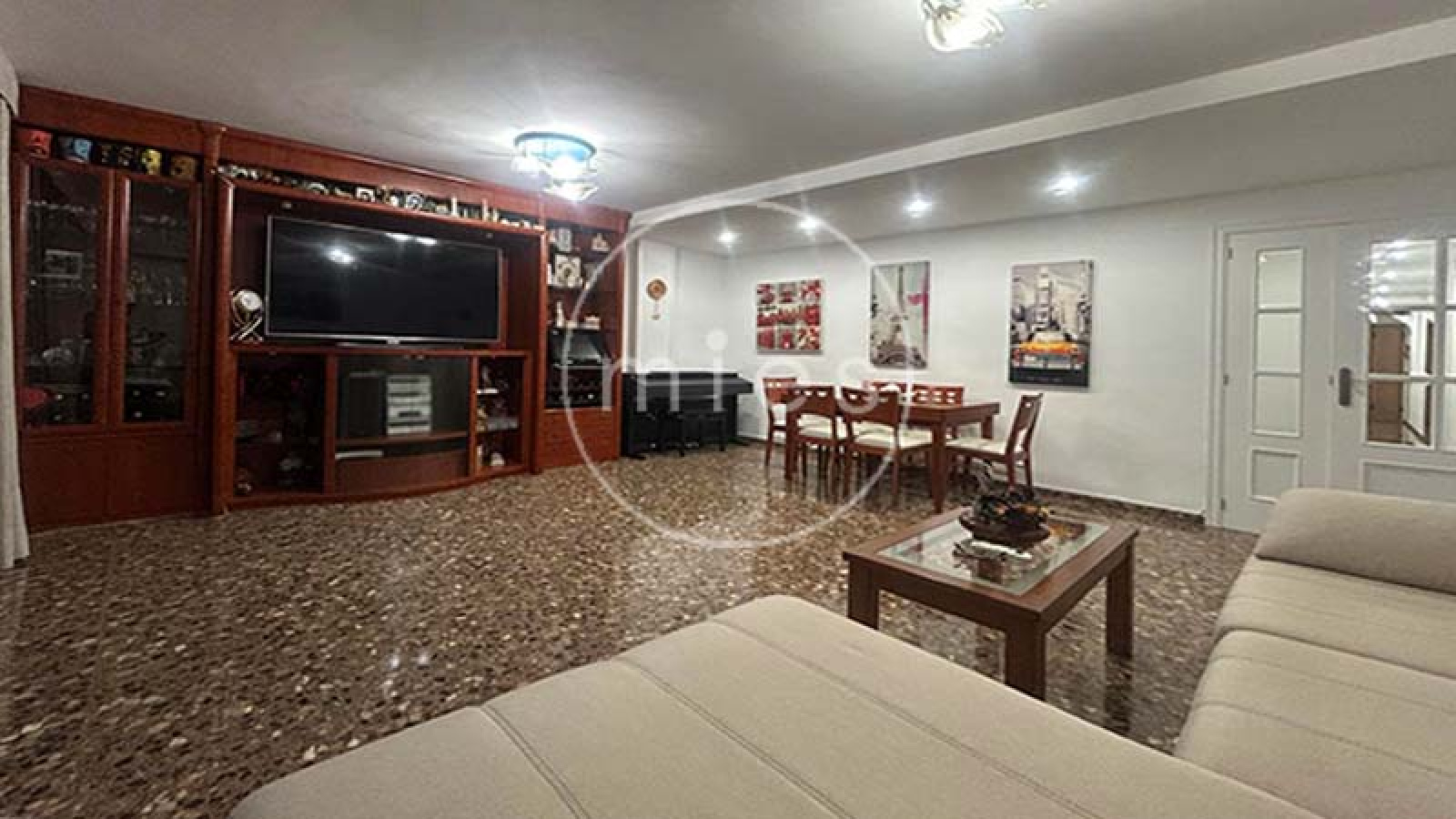 mies inmobiliaria vende piso en torrent