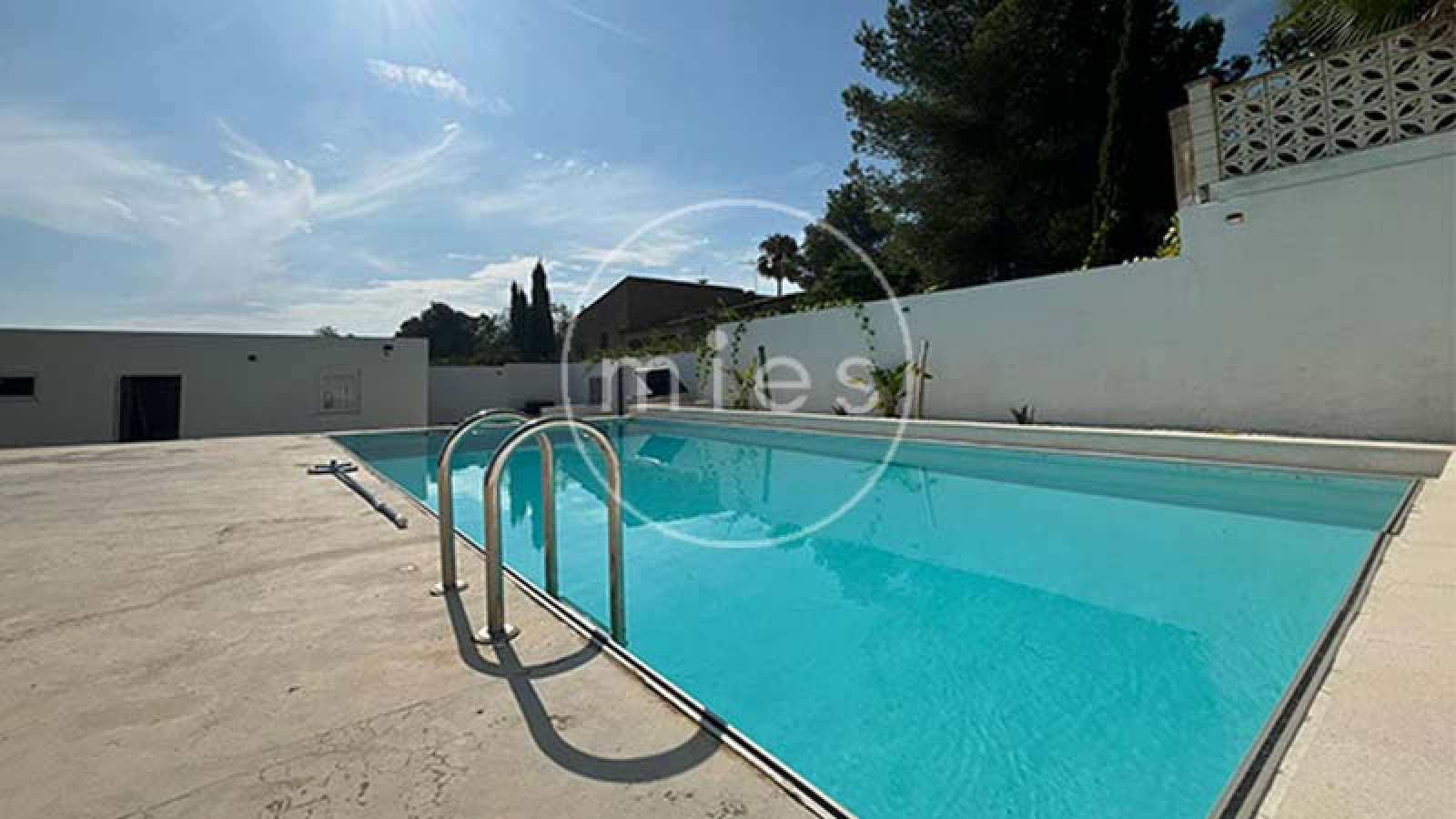 mies inmobiliaria vende chalet altury oportunidad turis monserrat