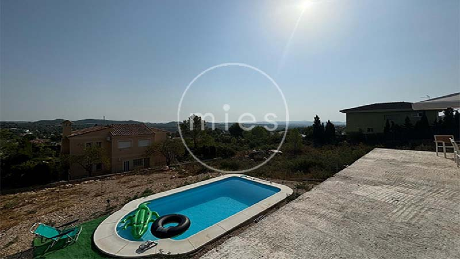 chalet en venta Altury, chalet con piscina Turís, casa moderna Turís, Urbanización Altury Valencia, comprar chalet en Turís, MIES Inmobiliaria, chalet modular Altury, vivienda con piscina Turís, casa en urbanización Altury, inmueble en venta Valencia