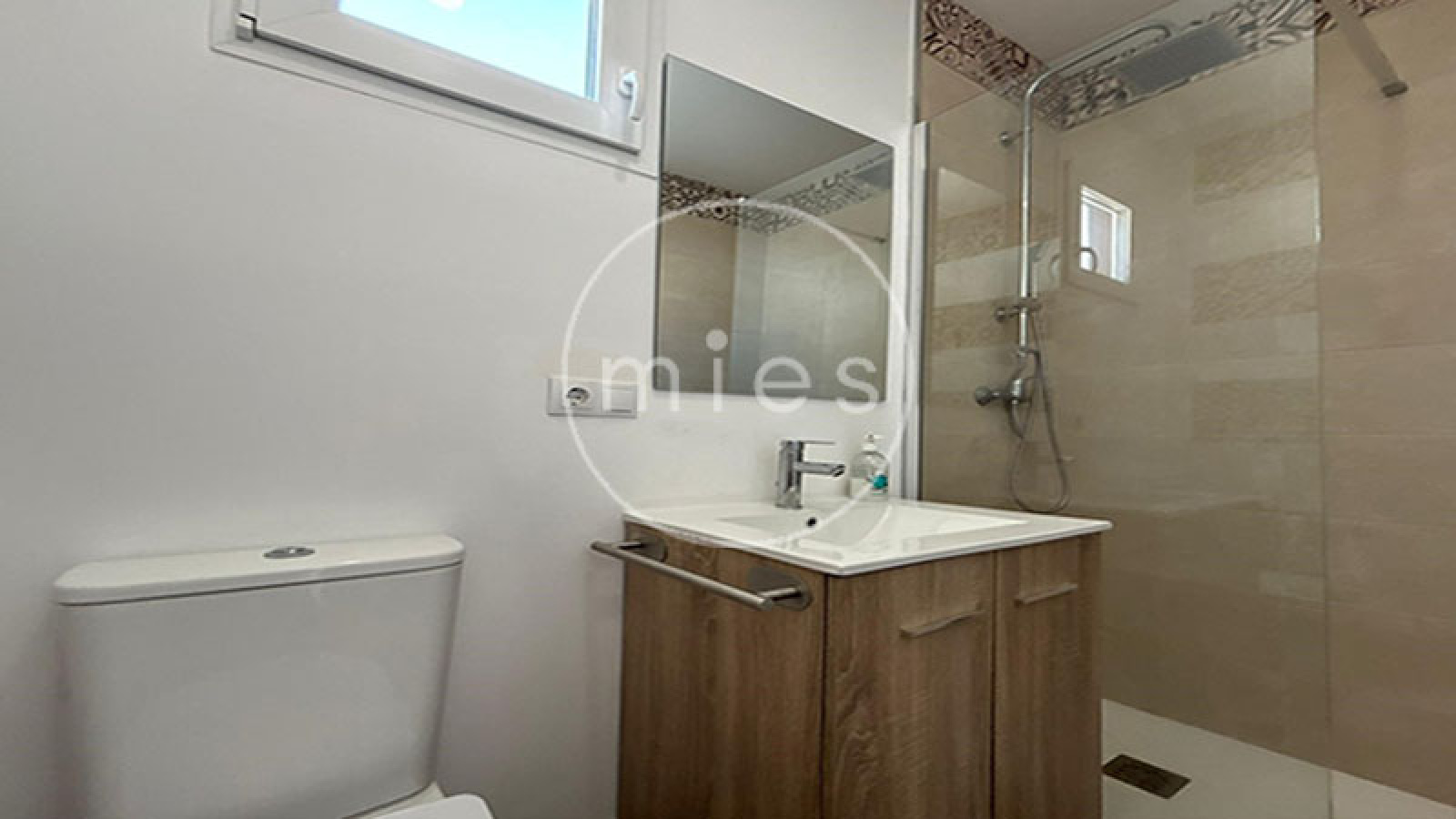 chalet en venta Altury, chalet con piscina Turís, casa moderna Turís, Urbanización Altury Valencia, comprar chalet en Turís, MIES Inmobiliaria, chalet modular Altury, vivienda con piscina Turís, casa en urbanización Altury, inmueble en venta Valencia