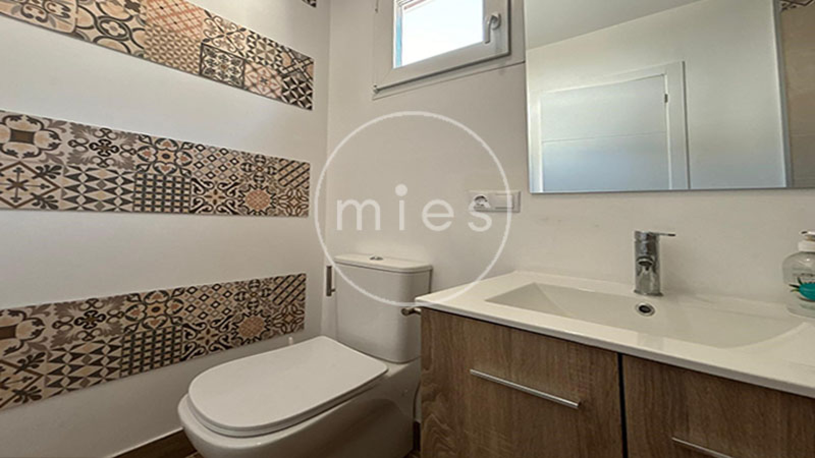 chalet en venta Altury, chalet con piscina Turís, casa moderna Turís, Urbanización Altury Valencia, comprar chalet en Turís, MIES Inmobiliaria, chalet modular Altury, vivienda con piscina Turís, casa en urbanización Altury, inmueble en venta Valencia