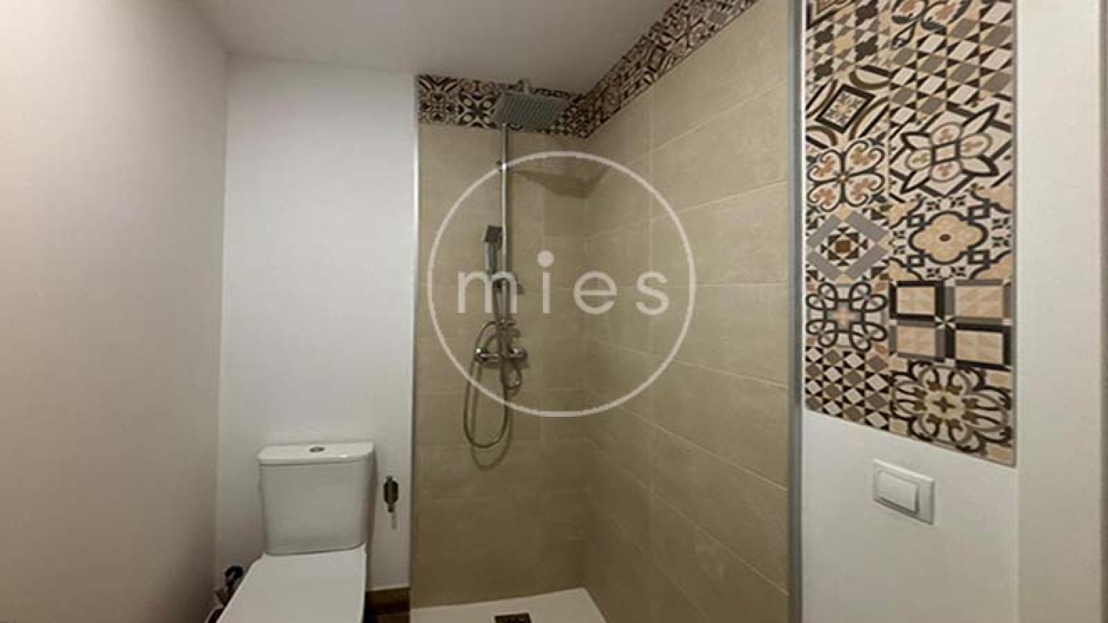 chalet en venta Altury, chalet con piscina Turís, casa moderna Turís, Urbanización Altury Valencia, comprar chalet en Turís, MIES Inmobiliaria, chalet modular Altury, vivienda con piscina Turís, casa en urbanización Altury, inmueble en venta Valencia