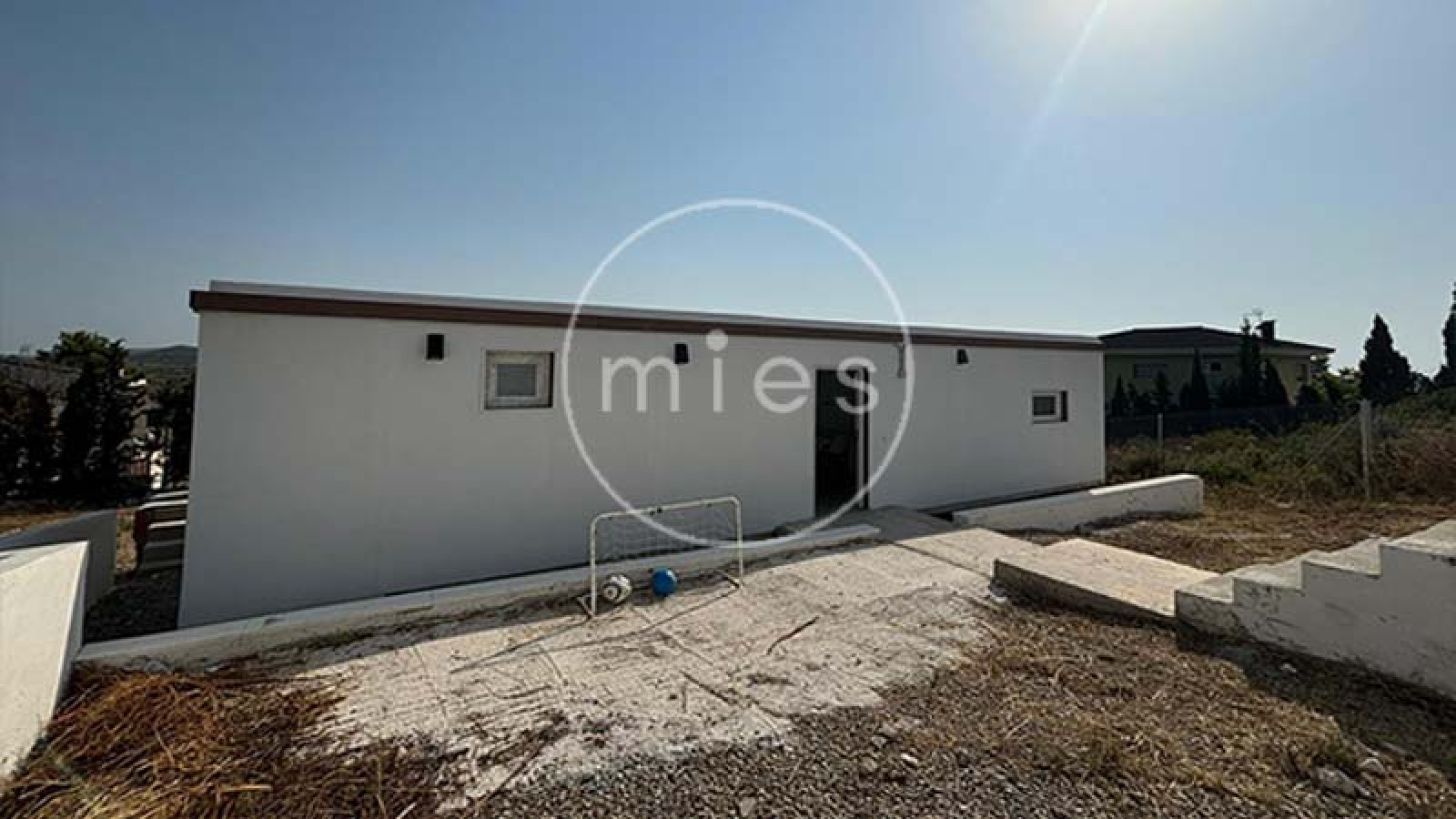 chalet en venta Altury, chalet con piscina Turís, casa moderna Turís, Urbanización Altury Valencia, comprar chalet en Turís, MIES Inmobiliaria, chalet modular Altury, vivienda con piscina Turís, casa en urbanización Altury, inmueble en venta Valencia