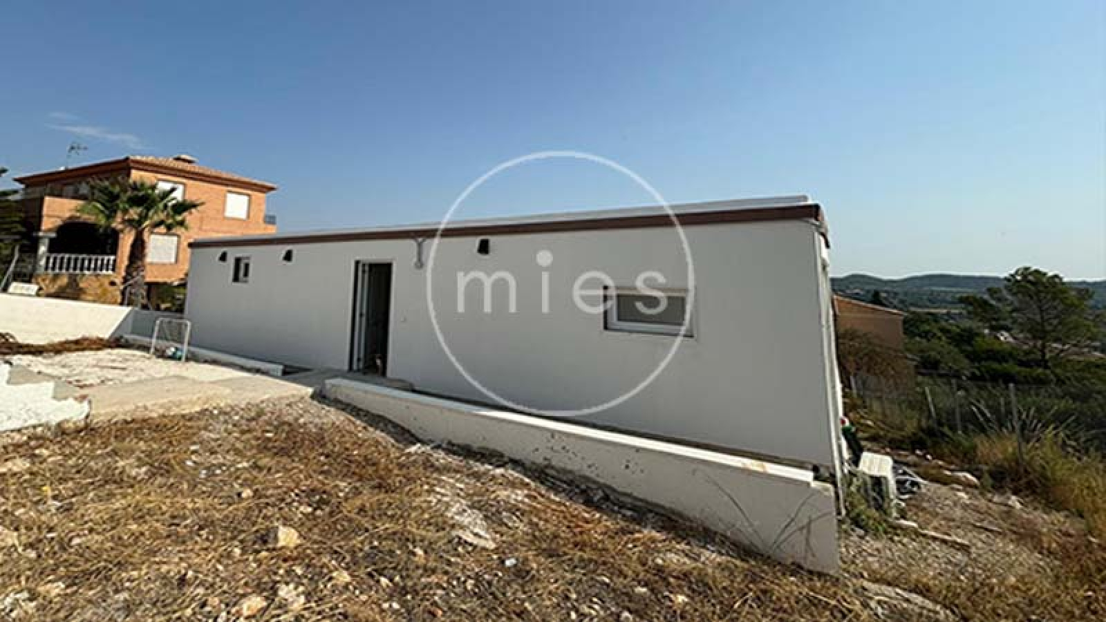 chalet en venta Altury, chalet con piscina Turís, casa moderna Turís, Urbanización Altury Valencia, comprar chalet en Turís, MIES Inmobiliaria, chalet modular Altury, vivienda con piscina Turís, casa en urbanización Altury, inmueble en venta Valencia