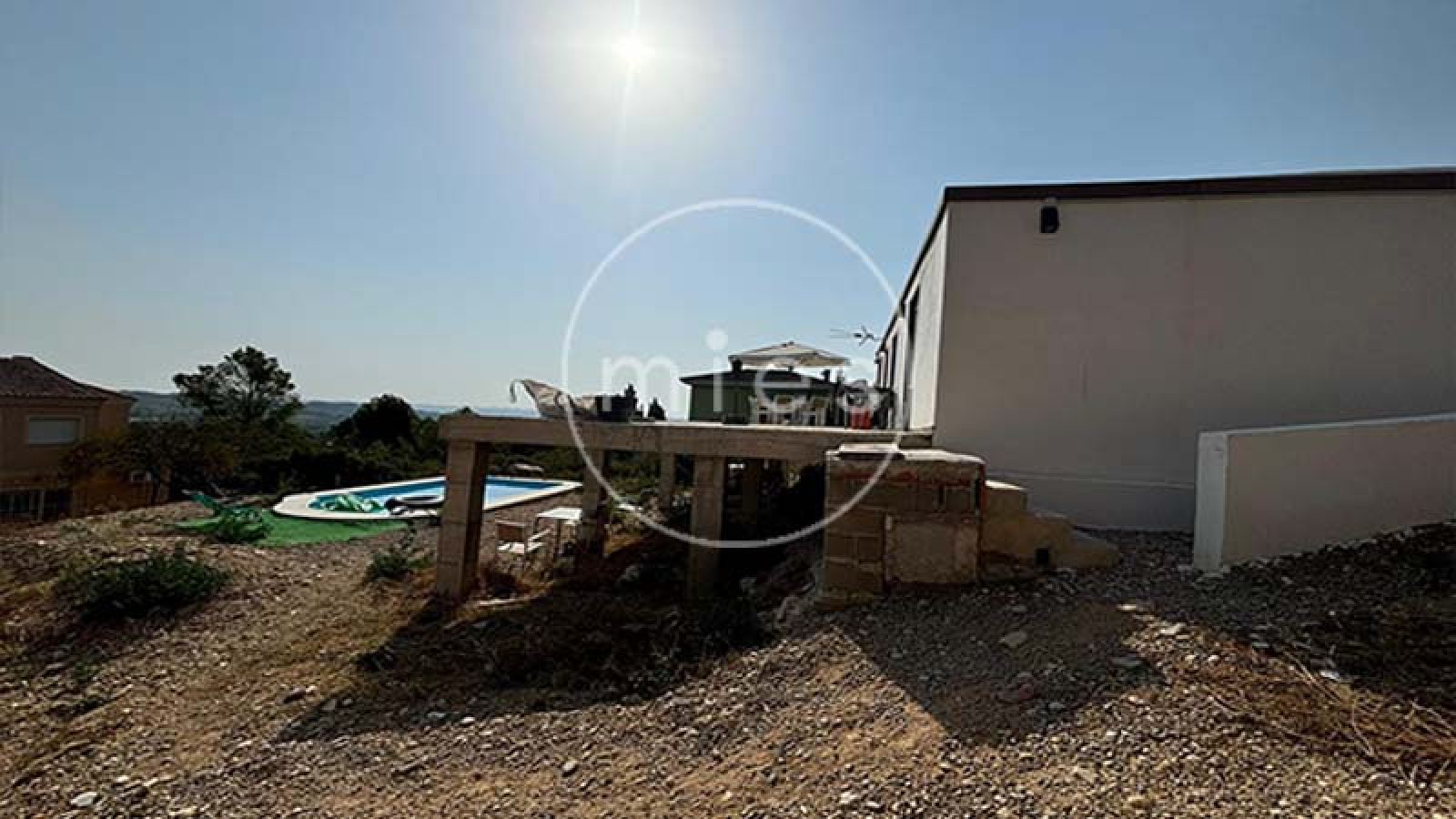 chalet en venta Altury, chalet con piscina Turís, casa moderna Turís, Urbanización Altury Valencia, comprar chalet en Turís, MIES Inmobiliaria, chalet modular Altury, vivienda con piscina Turís, casa en urbanización Altury, inmueble en venta Valencia
