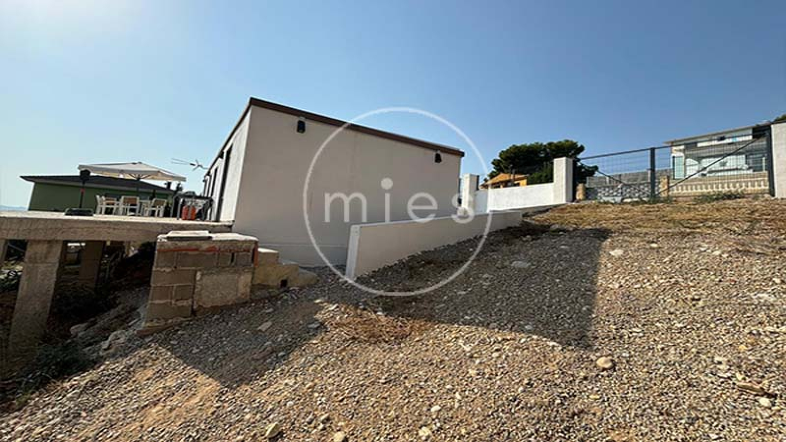 chalet en venta Altury, chalet con piscina Turís, casa moderna Turís, Urbanización Altury Valencia, comprar chalet en Turís, MIES Inmobiliaria, chalet modular Altury, vivienda con piscina Turís, casa en urbanización Altury, inmueble en venta Valencia