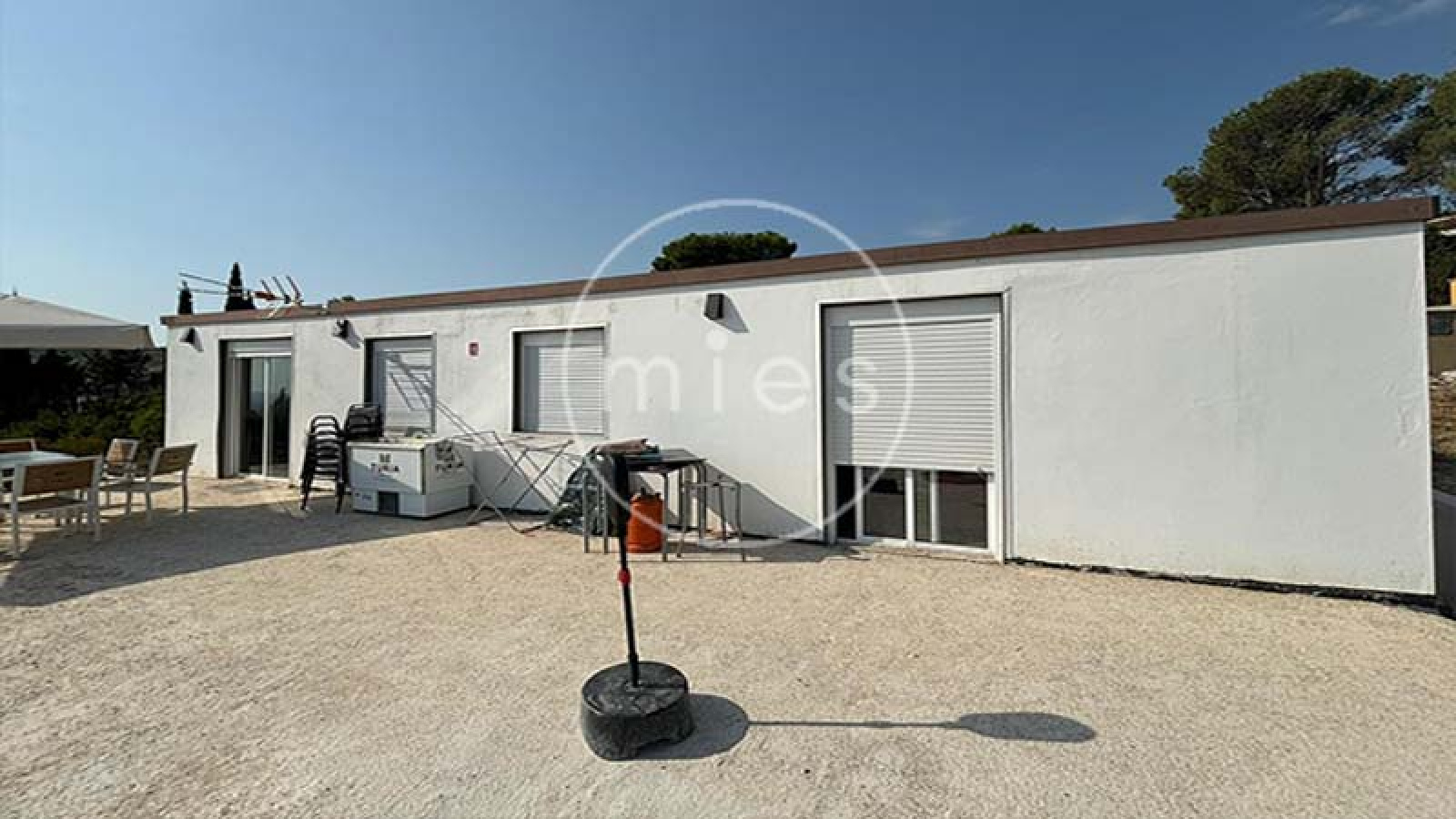 chalet en venta Altury, chalet con piscina Turís, casa moderna Turís, Urbanización Altury Valencia, comprar chalet en Turís, MIES Inmobiliaria, chalet modular Altury, vivienda con piscina Turís, casa en urbanización Altury, inmueble en venta Valencia