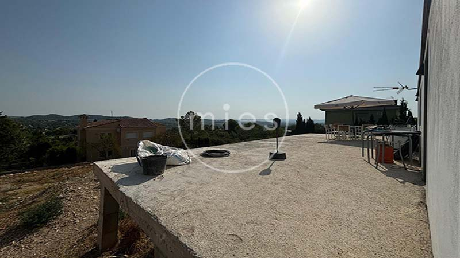 chalet en venta Altury, chalet con piscina Turís, casa moderna Turís, Urbanización Altury Valencia, comprar chalet en Turís, MIES Inmobiliaria, chalet modular Altury, vivienda con piscina Turís, casa en urbanización Altury, inmueble en venta Valencia