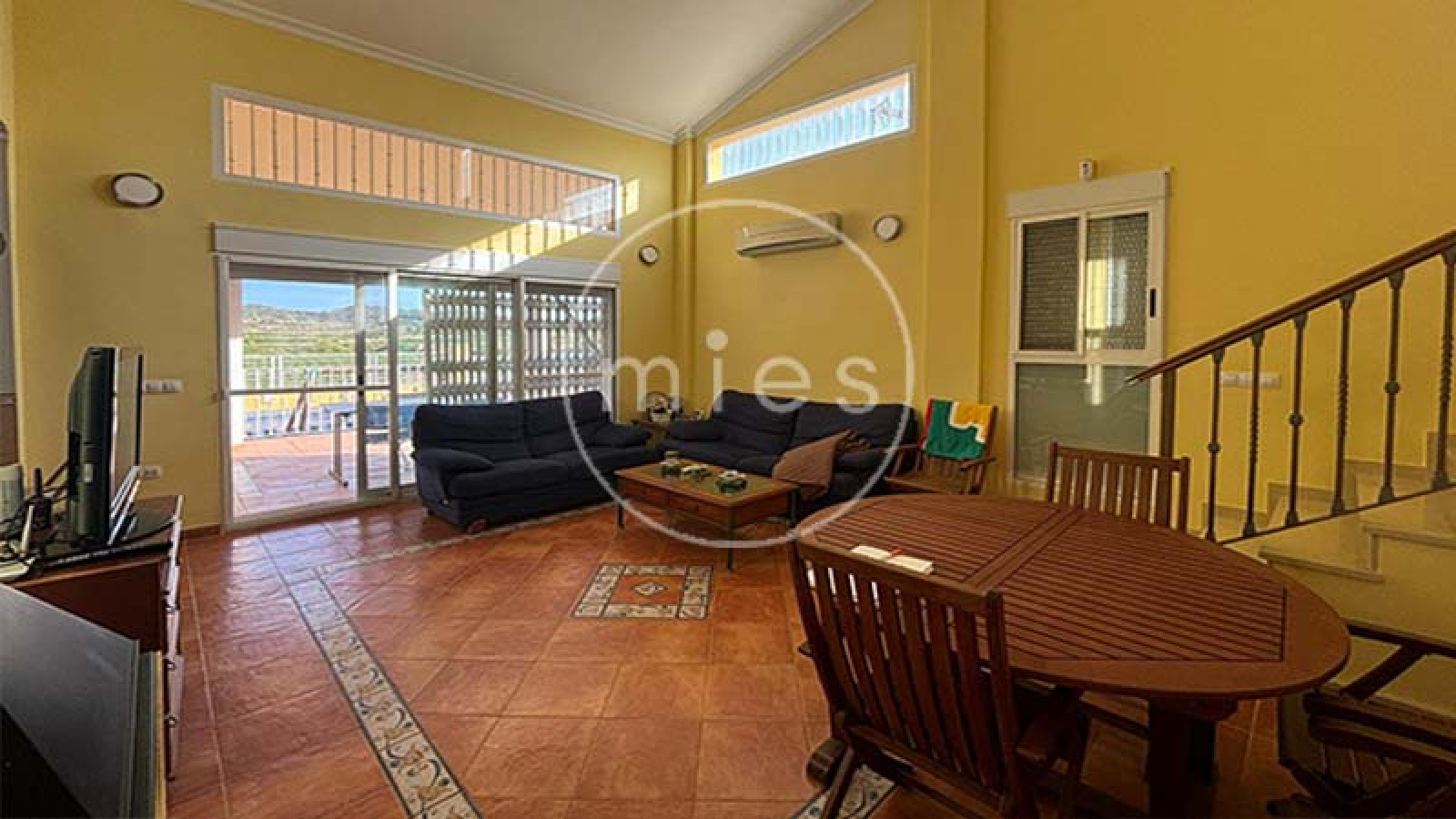 MIES INMOBILIARIA VENDE PISO CHALET MONTROY URBANIZACIÓN BALCÓN PISCINA URBANO