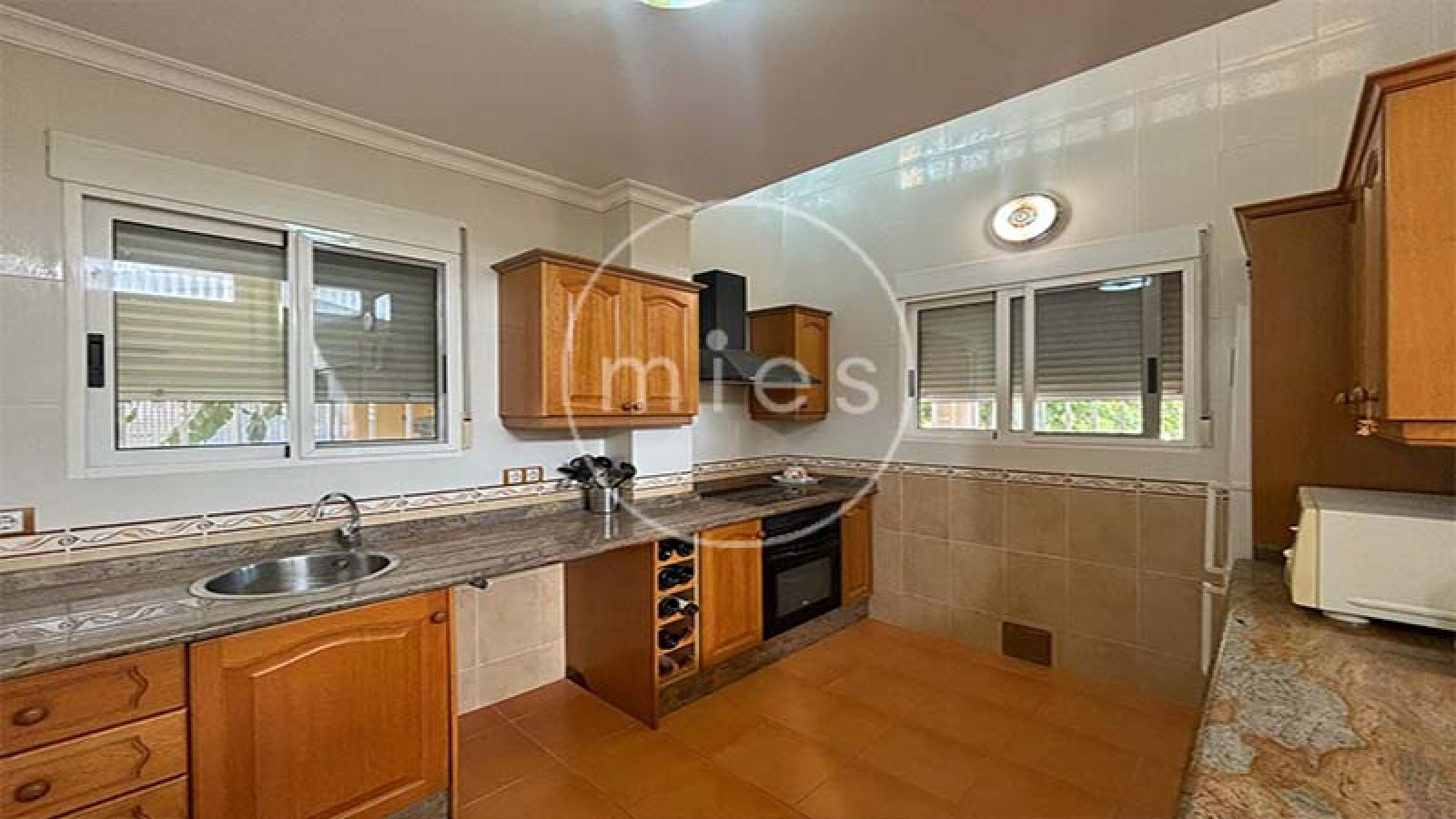 MIES INMOBILIARIA VENDE PISO CHALET MONTROY URBANIZACIÓN BALCÓN PISCINA URBANO