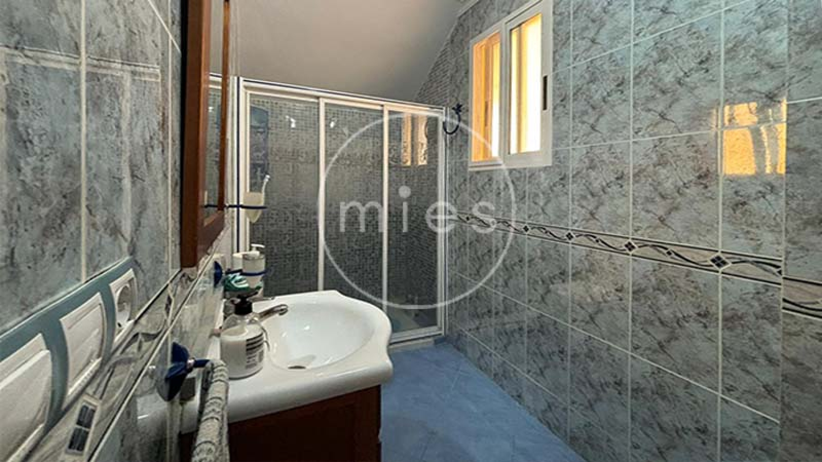 MIES INMOBILIARIA VENDE PISO CHALET MONTROY URBANIZACIÓN BALCÓN PISCINA URBANO