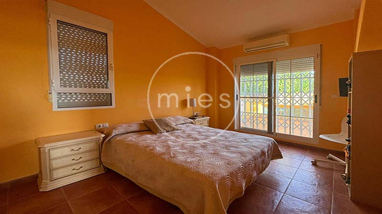 MIES INMOBILIARIA VENDE PISO CHALET MONTROY URBANIZACIÓN BALCÓN PISCINA URBANO