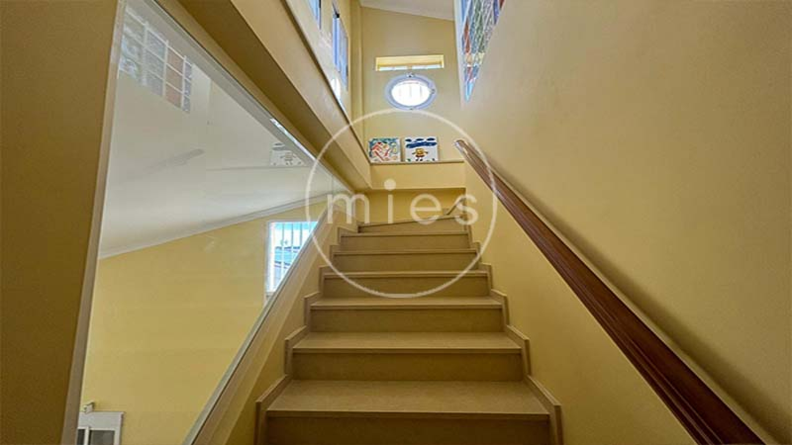 MIES INMOBILIARIA VENDE PISO CHALET MONTROY URBANIZACIÓN BALCÓN PISCINA URBANO