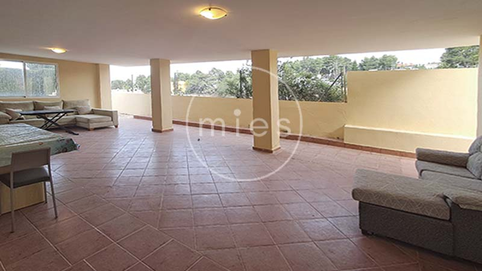 mies inmobiliaria vende chalet en altury turis independiente piscina