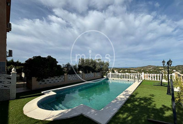 mies inmobiliaria vende chalet altury turis