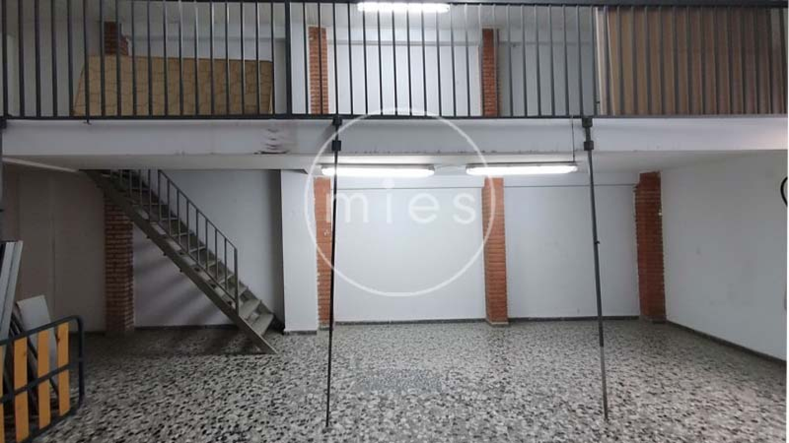 mies inmobiliaria vende local cambio de uso oportunidad 