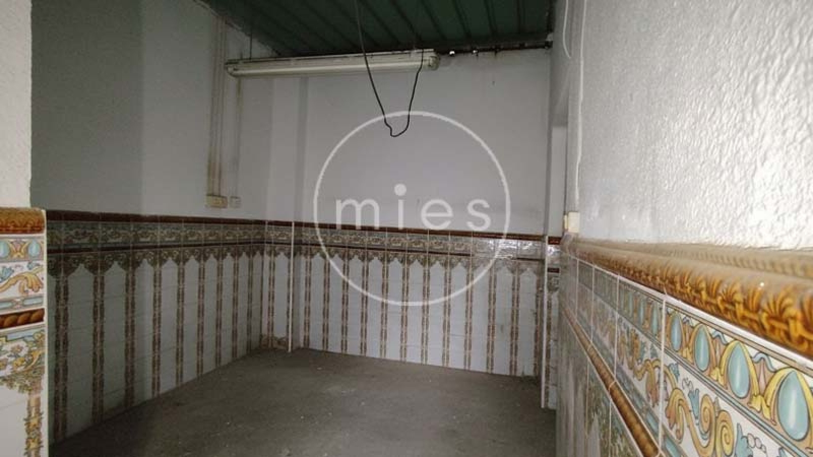 MIES INMOBILIARIA VENDE LOCAL ESQUINERO EL MOLI