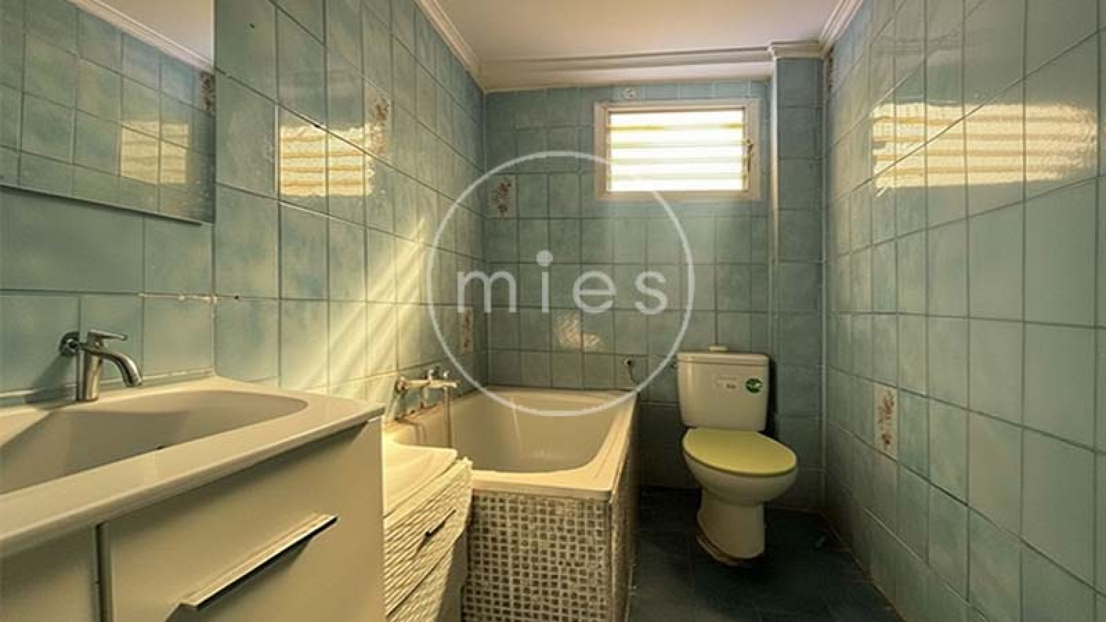 piso Massanassa, piso en venta Massanassa, piso para reformar Valencia, inversión inmobiliaria Valencia, vivienda para reformar, piso barato Valencia, oportunidad inversores, reformar piso Massanassa, comprar piso Valencia económico, inmueble vandalizado inversión, piso 4 habitaciones Massanassa, inmobiliaria Valencia, Mies Gestión Inmobiliaria