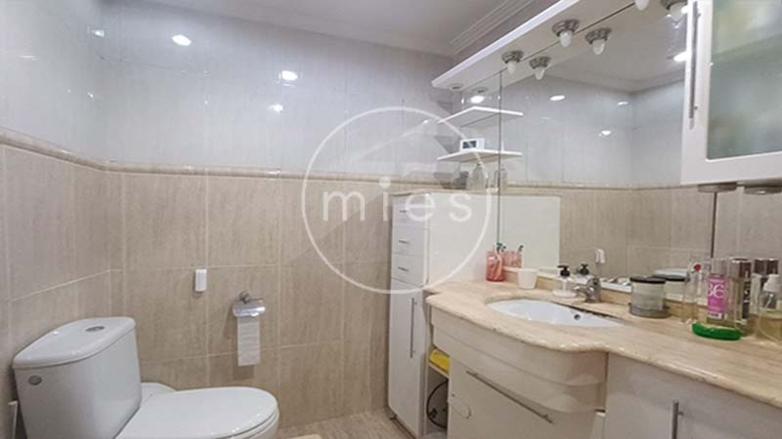 Mies Inmobiliaria, Mies Gestión Inmobiliaria, piso en venta San Isidro Valencia, piso reformado Valencia, piso con ascensor Valencia, vivienda San Isidro, comprar piso San Isidro, piso 3 habitaciones Valencia, piso con balcón Valencia, piso luminoso Valencia, vivienda reformada Valencia, piso junto al metro Valencia, piso cerca V30, vivienda lista para entrar a vivir, inmobiliaria Valencia, piso con calefacción Valencia, piso con aire acondicionado Valencia, piso 100 metros Valencia, vivienda familiar Valencia, piso cerca transporte público Valencia, comprar vivienda Valencia, oportunidad inmobiliaria Valencia, piso séptima planta Valencia, piso con baño en suite Valencia, vivienda cerca hospitales Valencia, piso cerca colegios Valencia, piso cerca supermercados Valencia, inmueble reformado San Isidro, venta de pisos Valencia, inmobiliaria San Isidro Valencia.