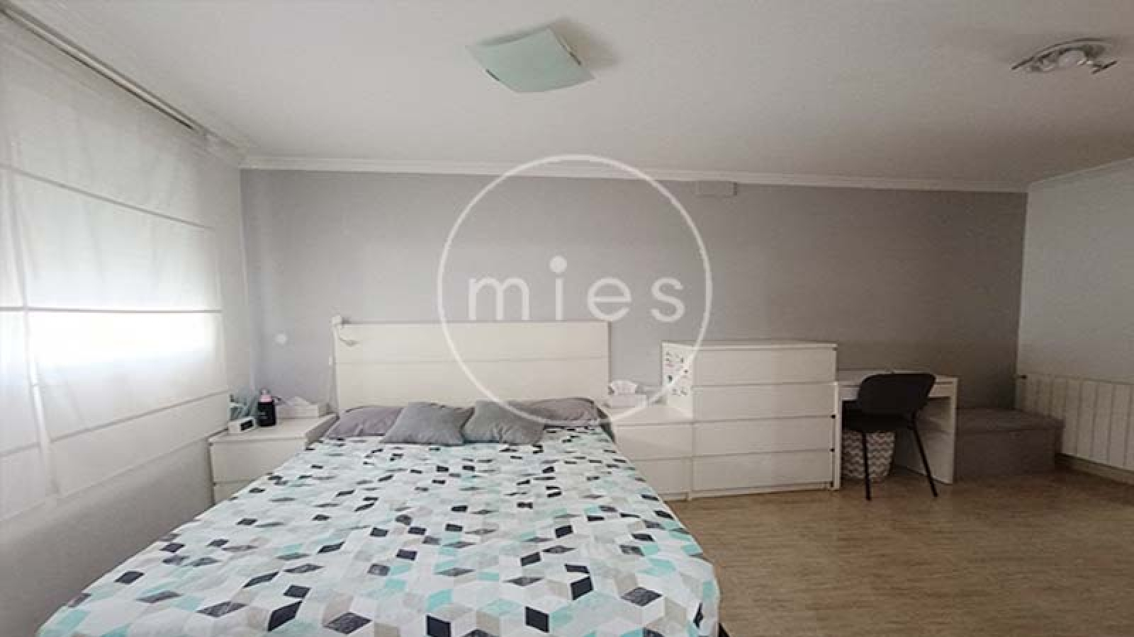Mies Inmobiliaria, Mies Gestión Inmobiliaria, piso en venta San Isidro Valencia, piso reformado Valencia, piso con ascensor Valencia, vivienda San Isidro, comprar piso San Isidro, piso 3 habitaciones Valencia, piso con balcón Valencia, piso luminoso Valencia, vivienda reformada Valencia, piso junto al metro Valencia, piso cerca V30, vivienda lista para entrar a vivir, inmobiliaria Valencia, piso con calefacción Valencia, piso con aire acondicionado Valencia, piso 100 metros Valencia, vivienda familiar Valencia, piso cerca transporte público Valencia, comprar vivienda Valencia, oportunidad inmobiliaria Valencia, piso séptima planta Valencia, piso con baño en suite Valencia, vivienda cerca hospitales Valencia, piso cerca colegios Valencia, piso cerca supermercados Valencia, inmueble reformado San Isidro, venta de pisos Valencia, inmobiliaria San Isidro Valencia.