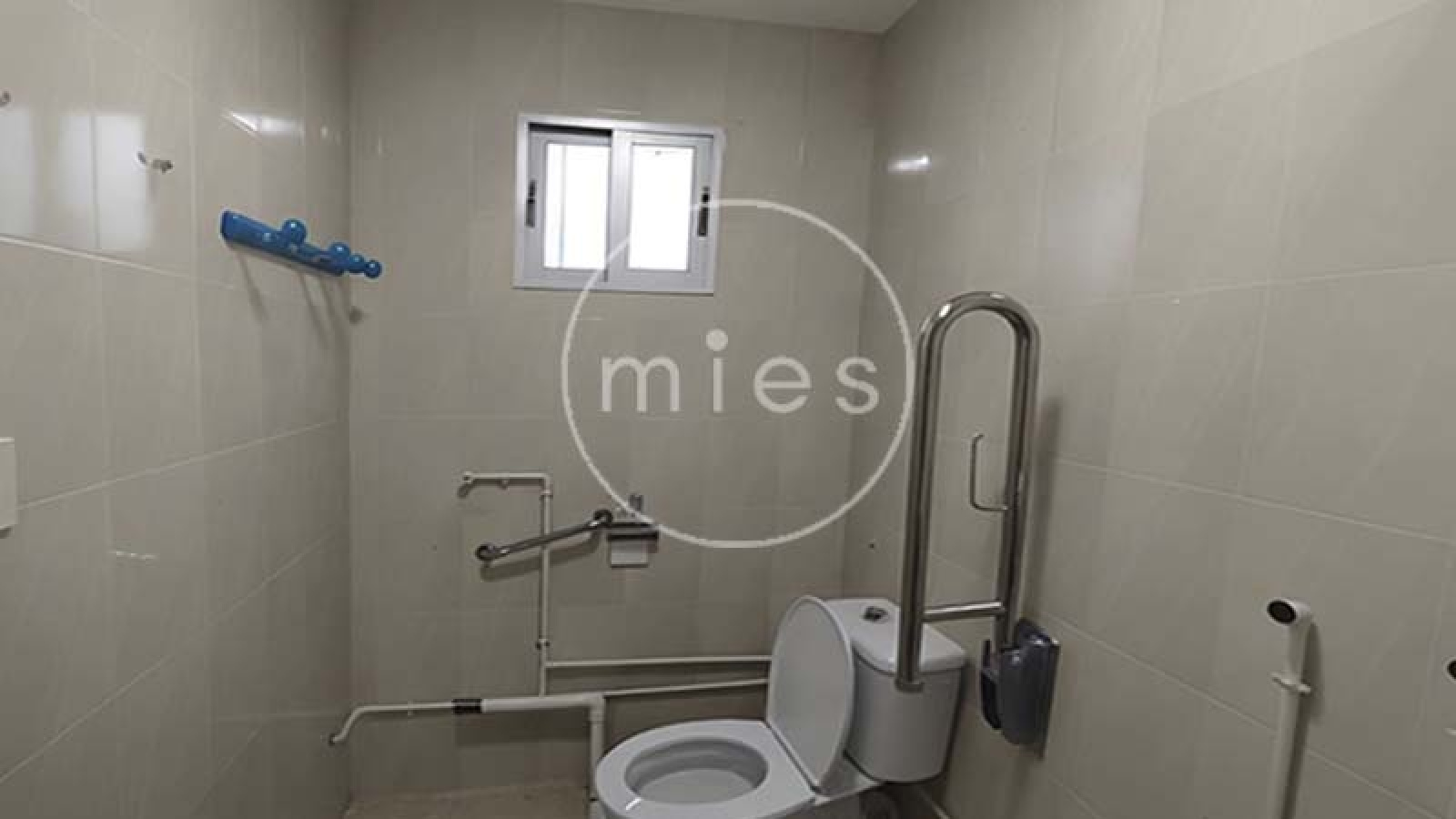 Mies Inmobiliaria, Mies Gestión Inmobiliaria, local comercial Torrent, local en venta Torrent, local Avenida al Vedat, local con patio Torrent, oficina en venta Torrent, despacho profesional Torrent, local para clínica Torrent, local para academia Torrent, local adaptado minusválidos Torrent, inversión local comercial Torrent, local céntrico Torrent, local cerca metro Torrent, local cerca Ayuntamiento Torrent, local para negocio Torrent, inmueble comercial Torrent, local reformado Torrent, venta de locales Torrent, local con despachos Valencia, local profesional Torrent, local comercial Valencia, oportunidad inversión Torrent, local con patio interior Torrent.