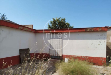 parcela urbana Montserrat, terreno urbano Montserrat, parcela cerca de La Rabassa, terreno en venta Montserrat, Mies Inmobiliaria, parcela con caseta Valencia, terreno con piscina Montserrat, parcela urbana 1352 m², construir vivienda Montserrat, parcela vallada Montserrat, caseta en parcela urbana, terreno urbanización Montserrat, inversión inmobiliaria Montserrat, parcela para reformar Valencia, terreno urbano Valencia.